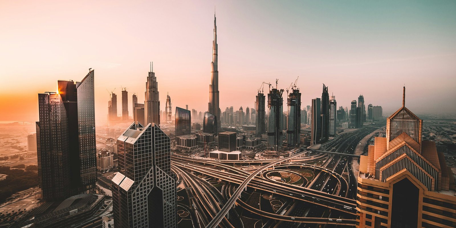 Dubai Highlights – Burj Khalifa & Desert Safari